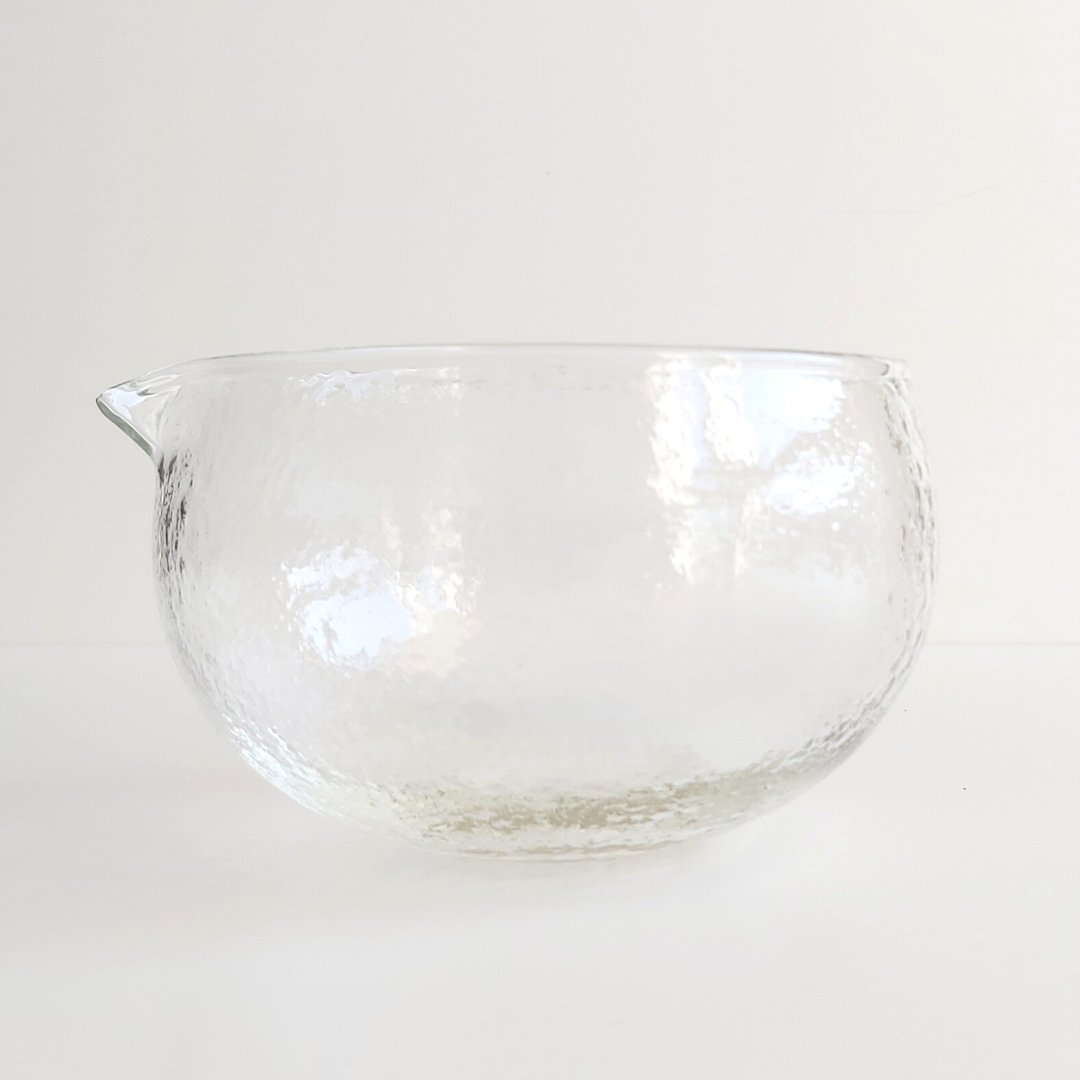 Matcha whisking bowl - glass bowl with serving spout